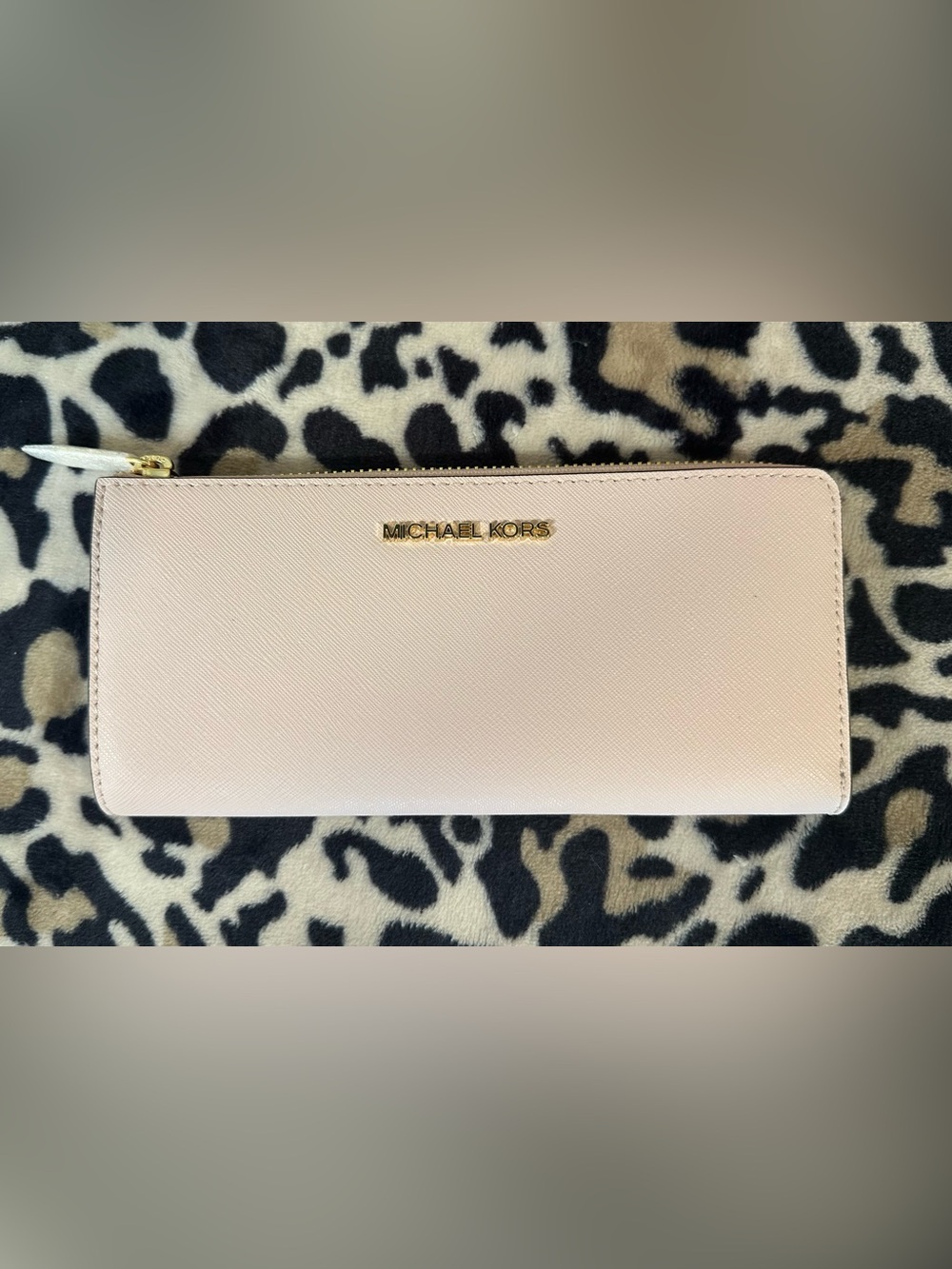 NWT Michael Kors LG Saffiano Leather Quarter-Zip Wallet in Powder Blush